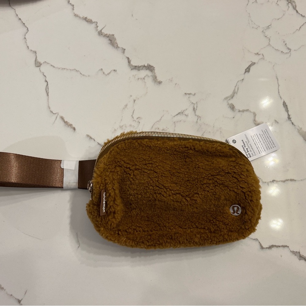 Lululemon Fleece Sherpa Everywhere Belt Bag NWT